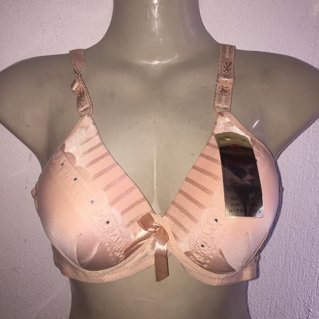 Stylish padded bra for women